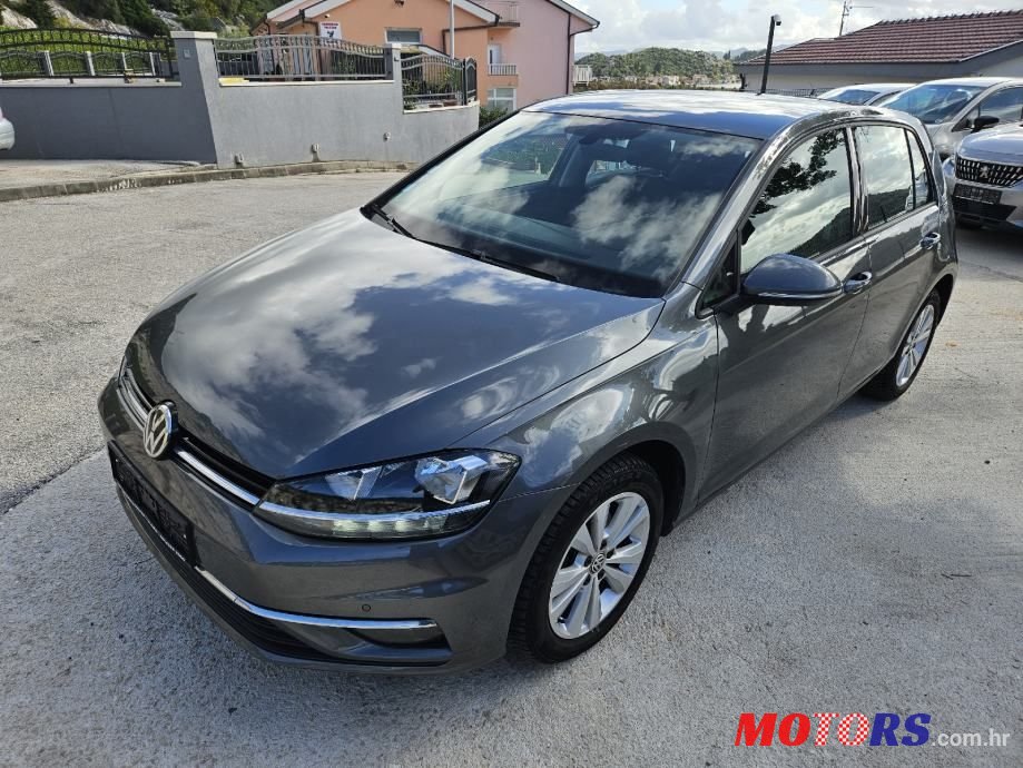2018' Volkswagen Golf 7 1,6 Tdi Bmt photo #1