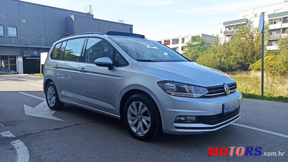 2017' Volkswagen Touran 1,6 Tdi photo #2