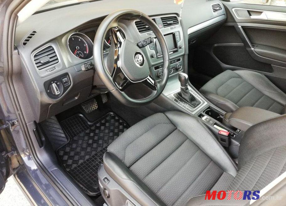 2013' Volkswagen Golf VII photo #1