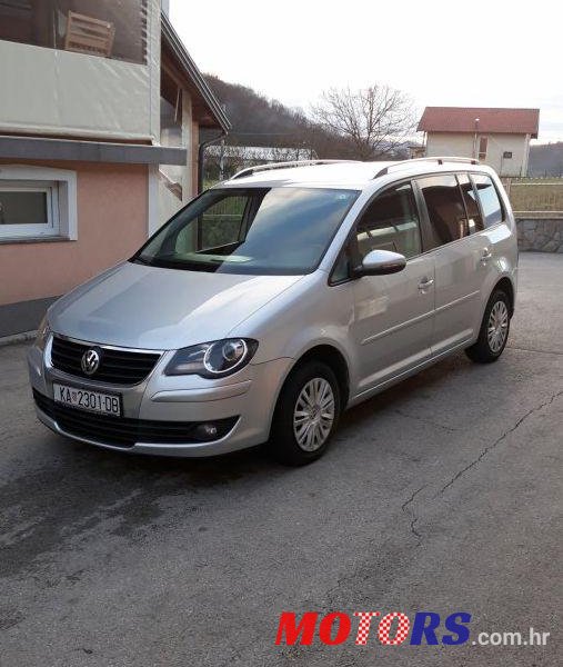 2010' Volkswagen Touran 1,9 Tdi photo #1