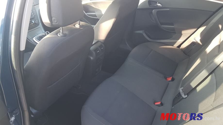 2012' Opel Insignia Karavan photo #4