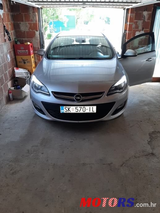 2015' Opel Astra Karavan photo #5