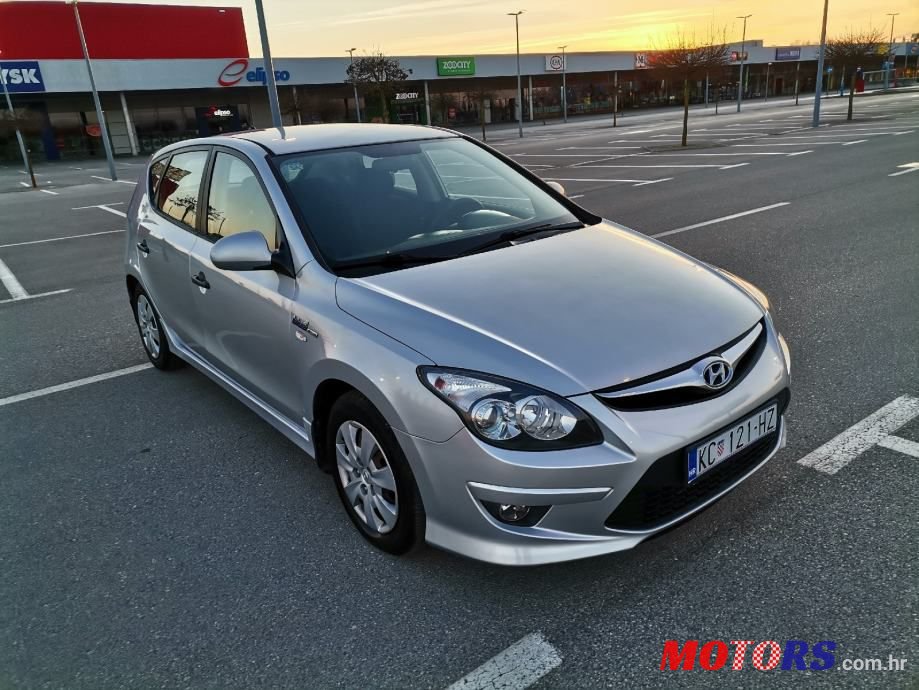 2011' Hyundai i30 1,6 Crdi photo #3
