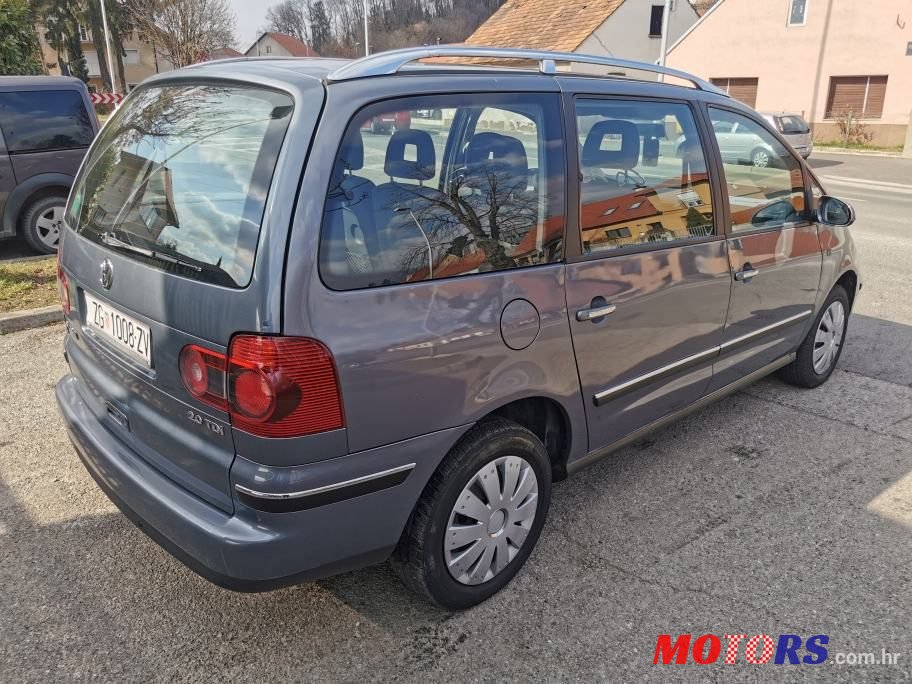 2009' Volkswagen Sharan 2,0 Tdi photo #6