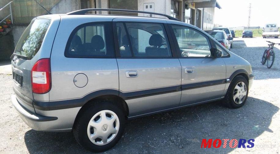 2003' Opel Zafira 2,2 Dtr photo #2