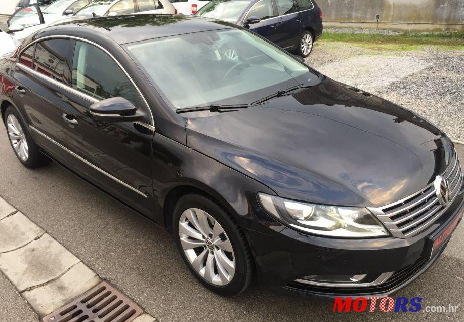2012' Volkswagen Passat CC photo #2