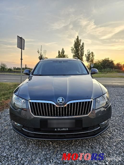 2015' Skoda Superb Combi photo #2