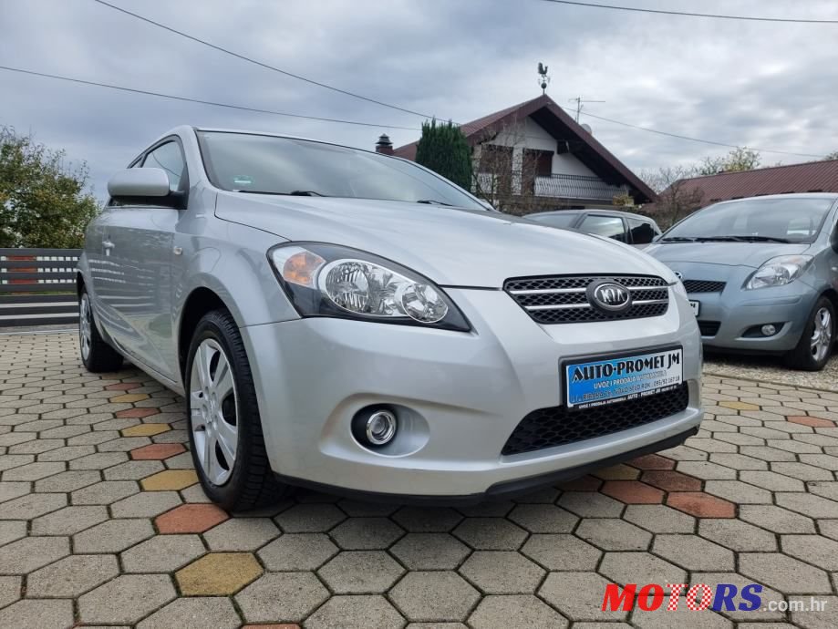 2010' Kia Pro Ceed photo #3