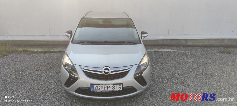 2016' Opel Zafira photo #2