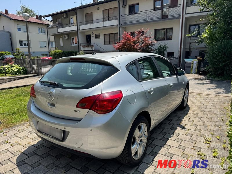 2010' Opel Astra 1,7 Cdti photo #4