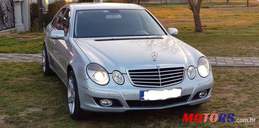 2008' Mercedes-Benz E-Klasa 200 photo #2