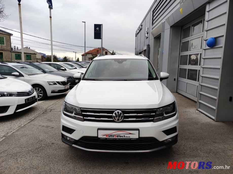 2019' Volkswagen Tiguan Allspace photo #3