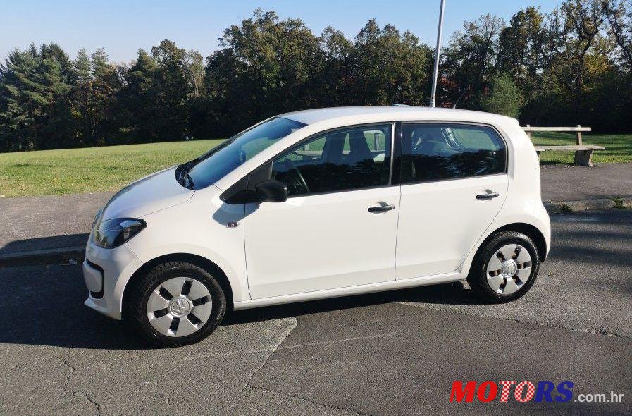 2016' Volkswagen Up! 1,0 Up! photo #1