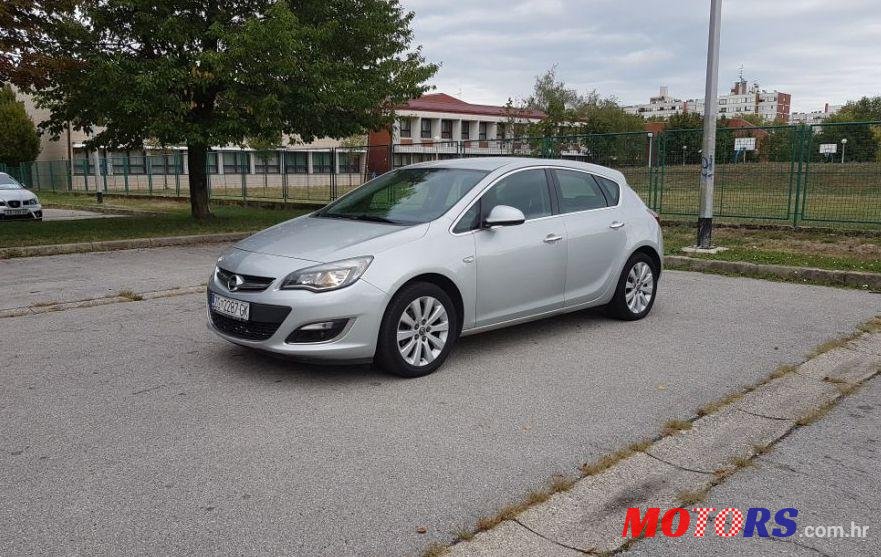 2013' Opel Astra 1,7 Cdti Classic photo #2