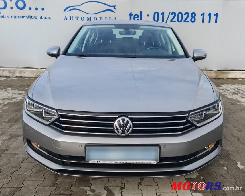 2017' Volkswagen Passat photo #2