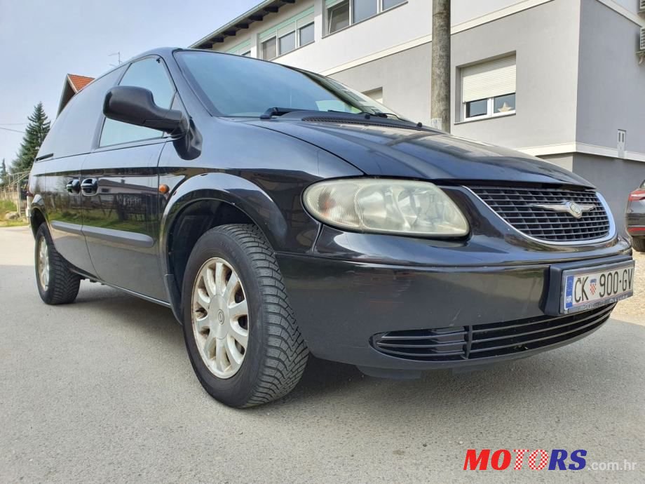 2003' Chrysler Voyager photo #6