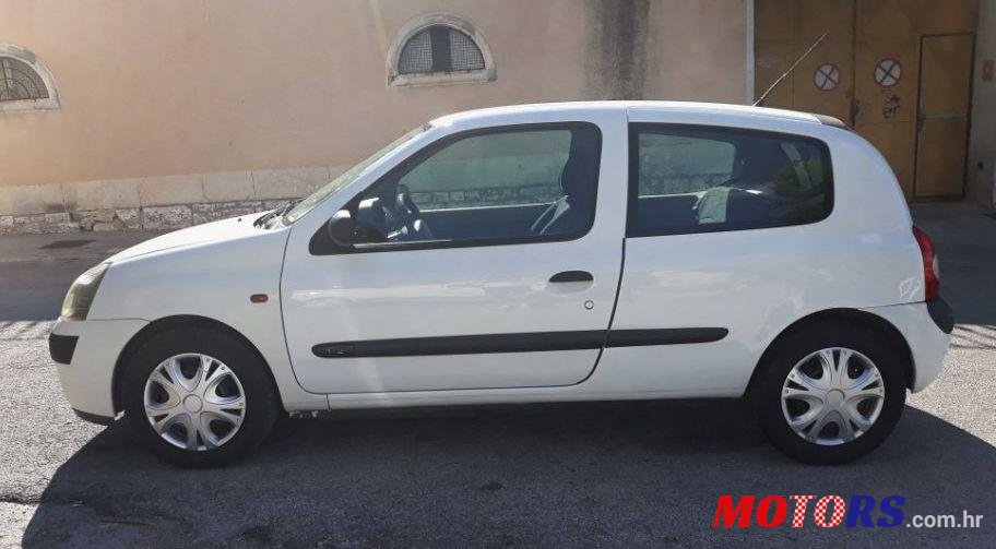 2002' Renault Clio 1,2 photo #1