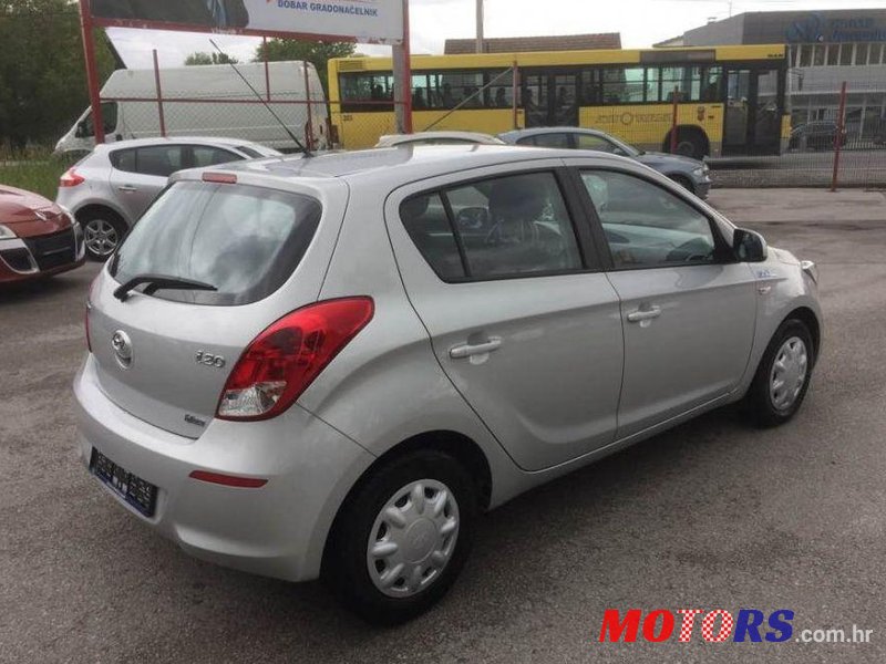 2014' Hyundai i20 1,1 Crdi photo #1