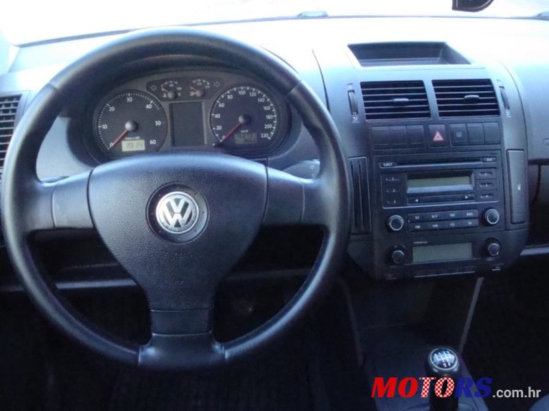 2007' Volkswagen Polo photo #5