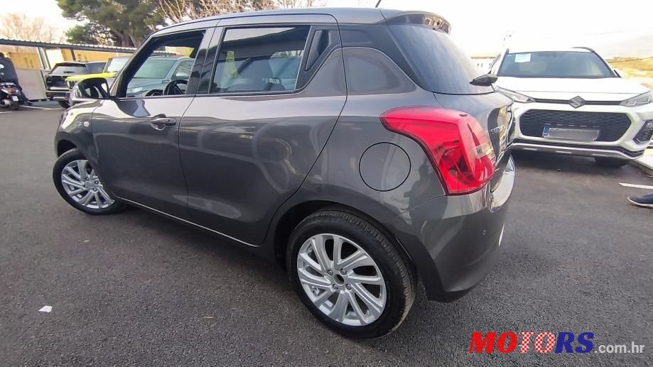 2021' Suzuki Swift 1,2 photo #1