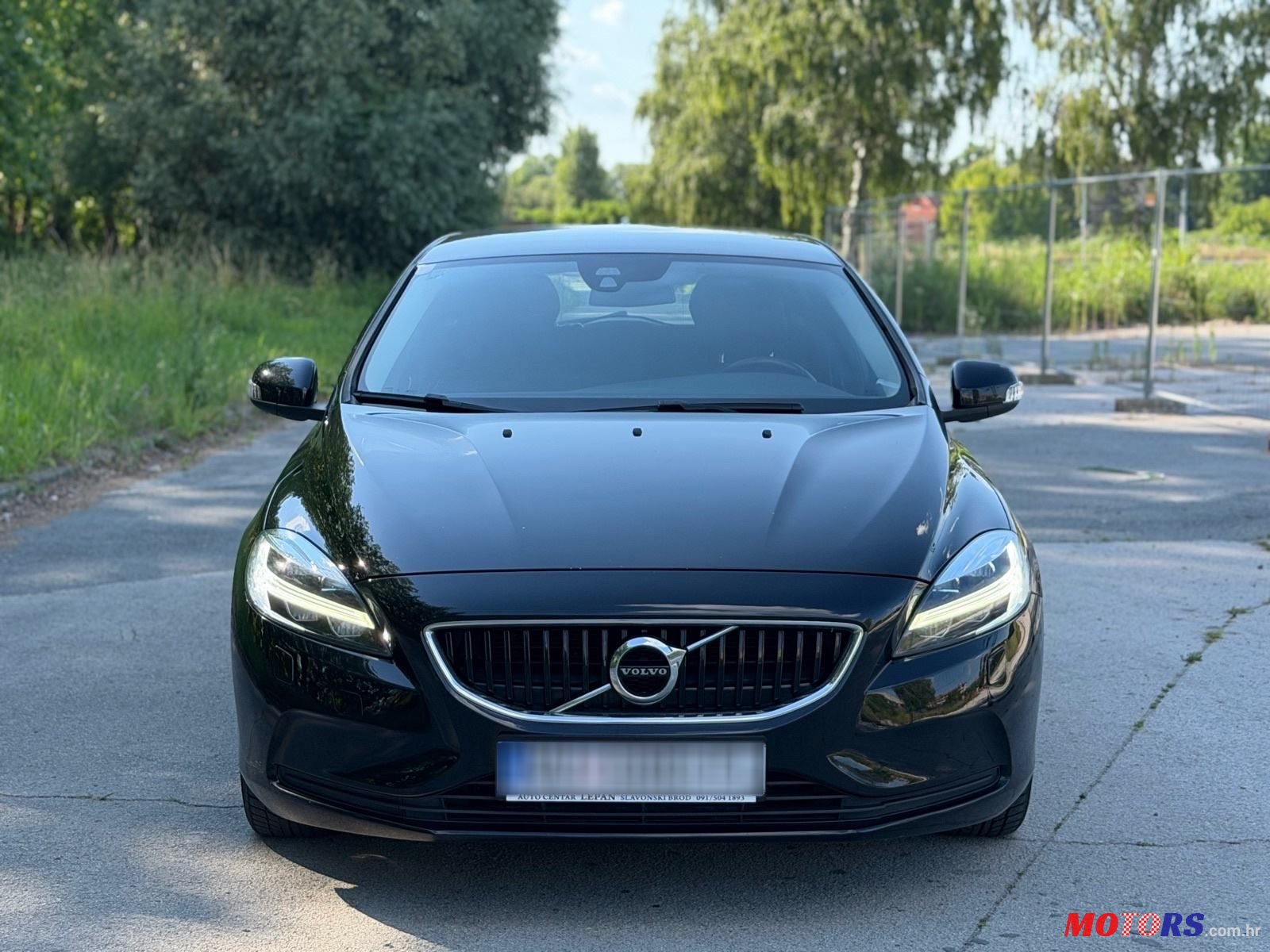 2017' Volvo V40 D3 photo #2