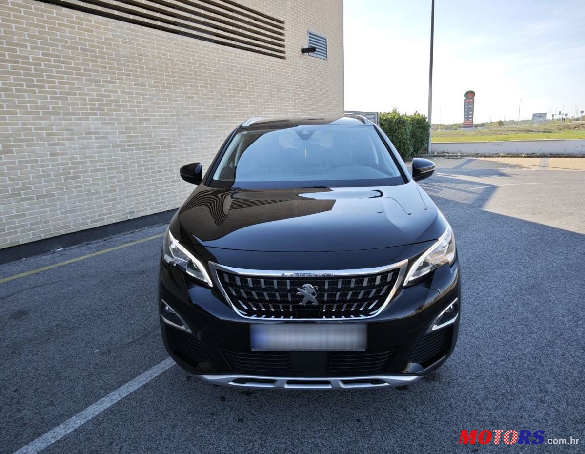 2020' Peugeot 5008 1,5 Bluehdi photo #1