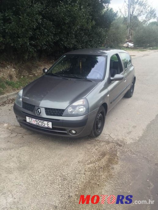 2003' Renault Clio photo #1