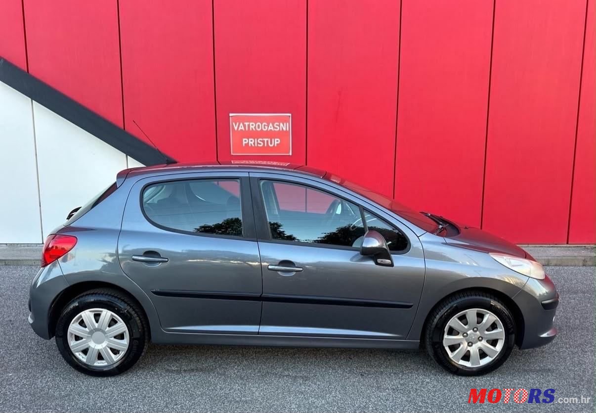 2009' Peugeot 207 1,4 Vti photo #6