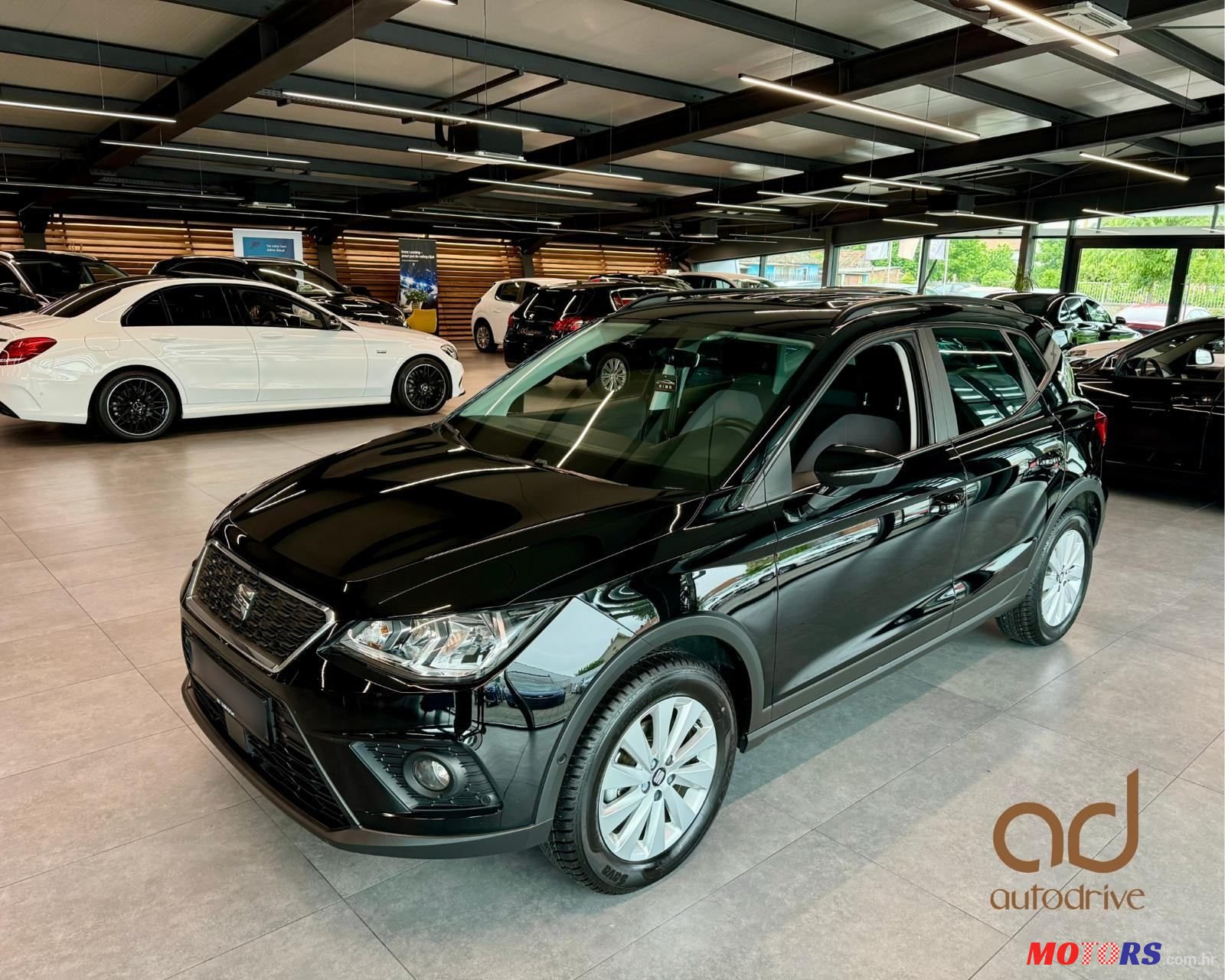 2018' SEAT Arona 1,0 Tsi photo #1