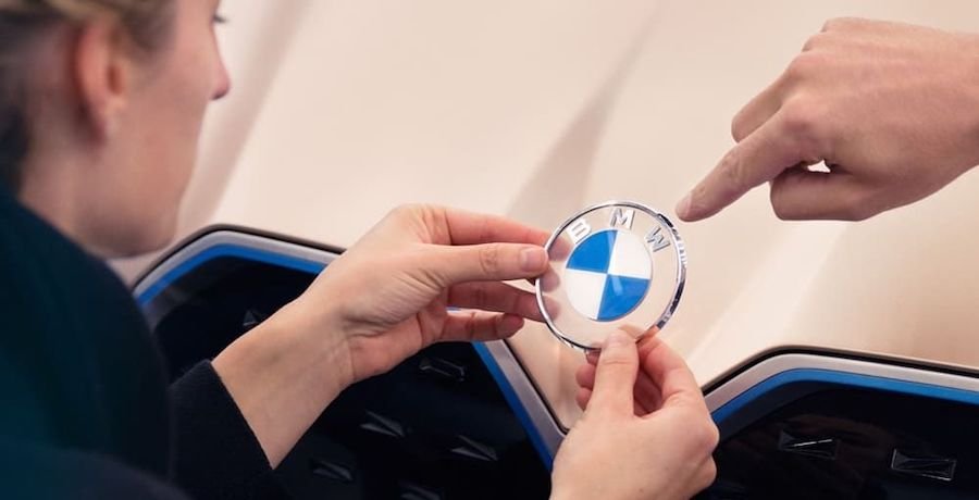 BMW otkrio kako će izgledati njihov novi logo