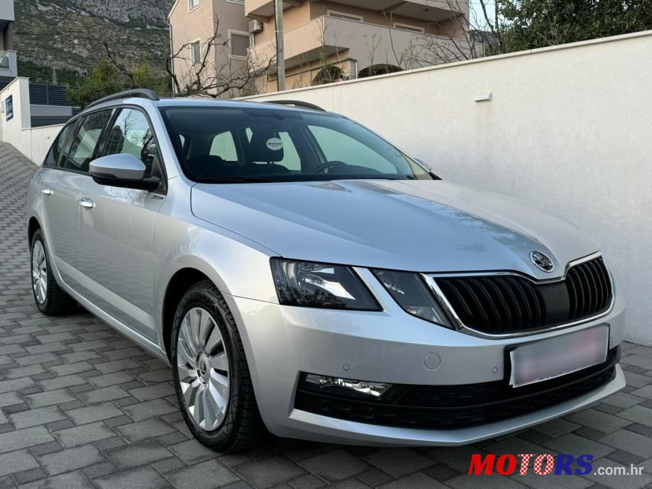 2019' Skoda Octavia Combi photo #2