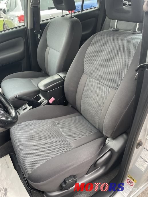 2005' Toyota RAV4 2,0 D-4D photo #6