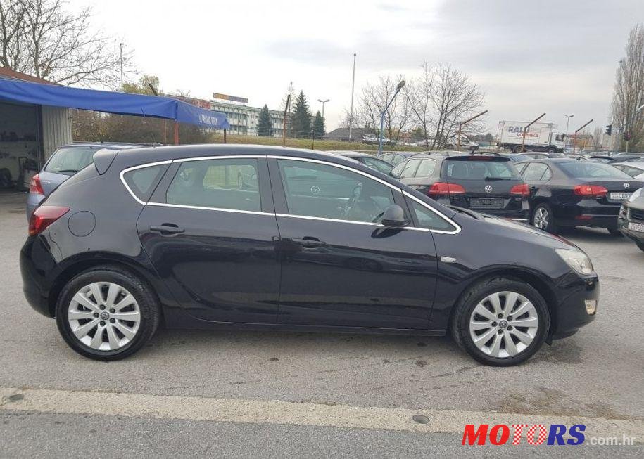 2010' Opel Astra 1,7 Cdti photo #2