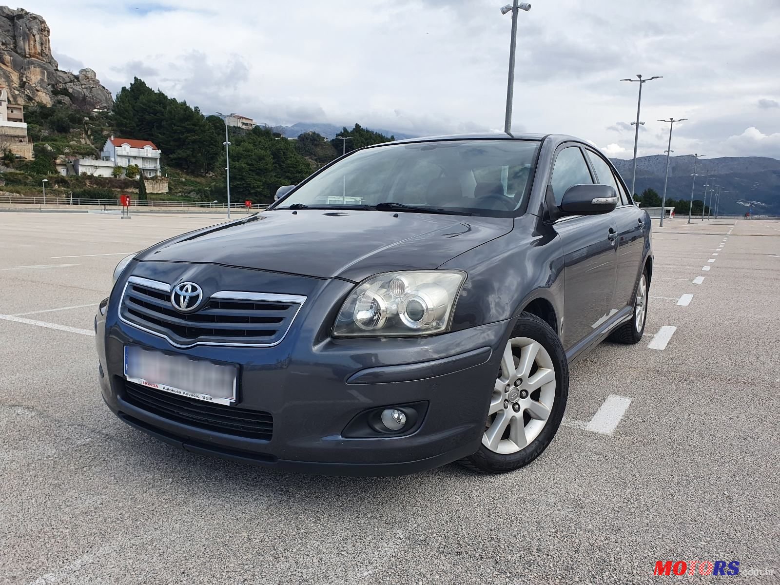 2003' Toyota Avensis 2,0 D-4D photo #1