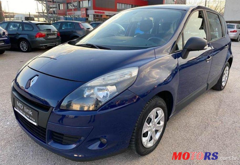 2011' Renault Scenic 1,5 Dci photo #1