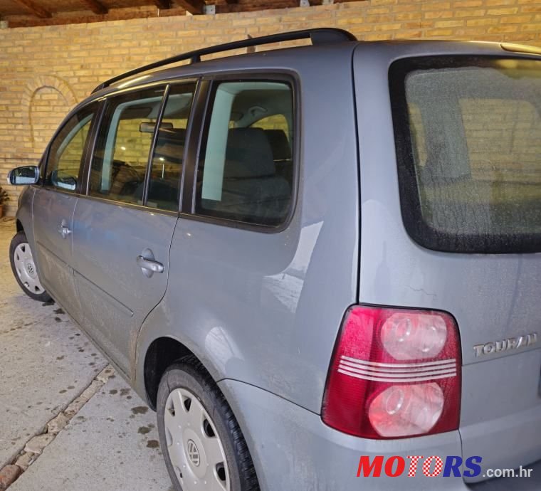 2008' Volkswagen Touran 1,9 Tdi photo #2