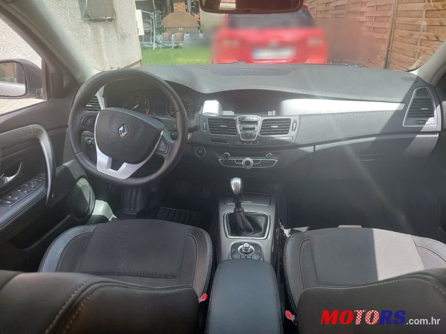 2011' Renault Laguna 1,5 Dci photo #5