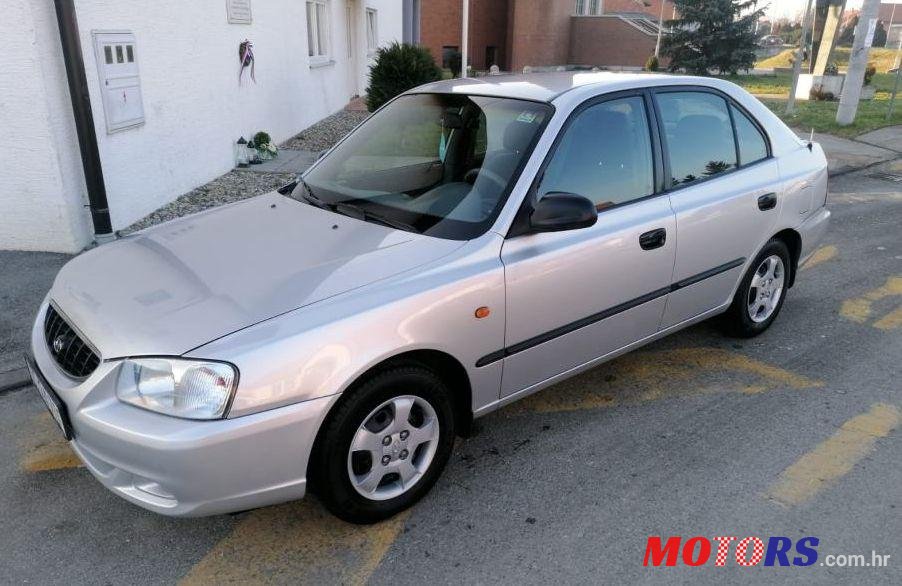 2002' Hyundai Accent 1,3 photo #1