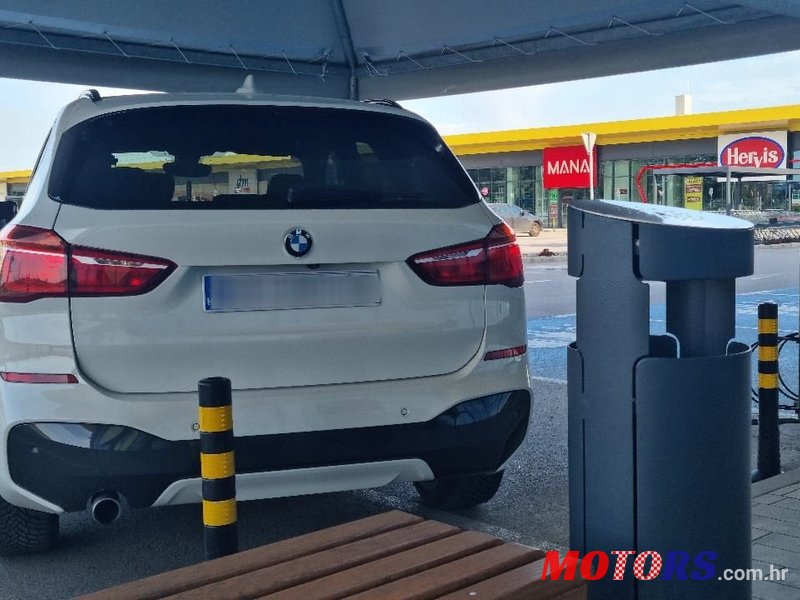 2017' BMW X1 18D photo #3