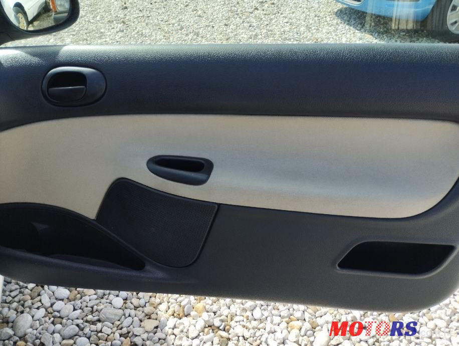2005' Peugeot 206 206 1,1 photo #4