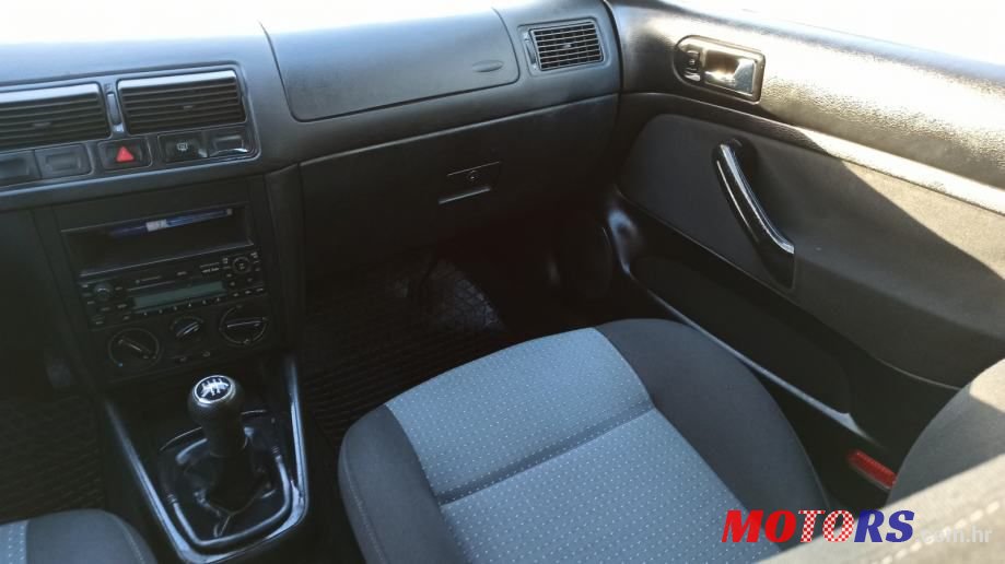 2004' Volkswagen Golf 4 photo #5