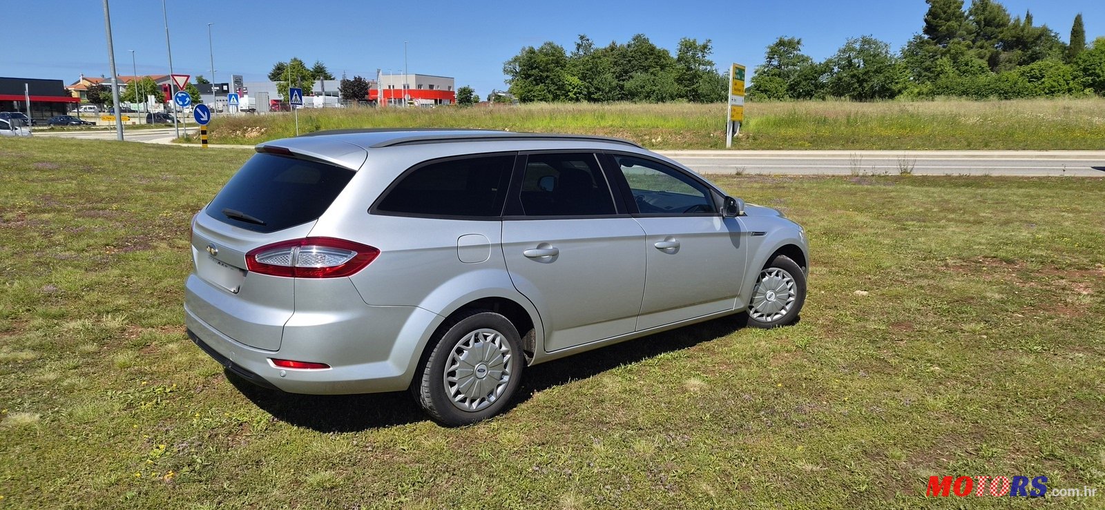 2013' Ford Mondeo photo #3