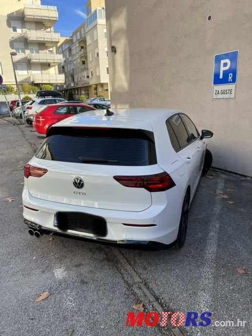 2021' Volkswagen Golf 8 2,0 Tdi photo #2