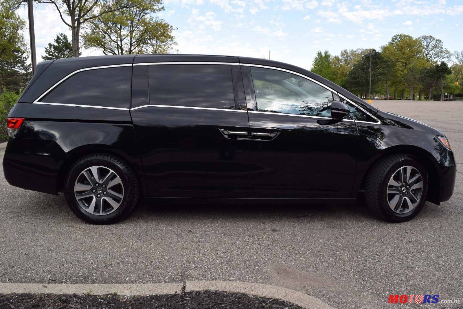 2015' Honda Odyssey photo #2