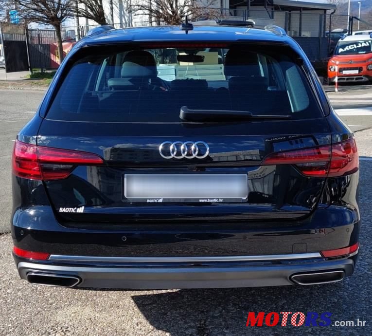 2018' Audi A4 Avant photo #6