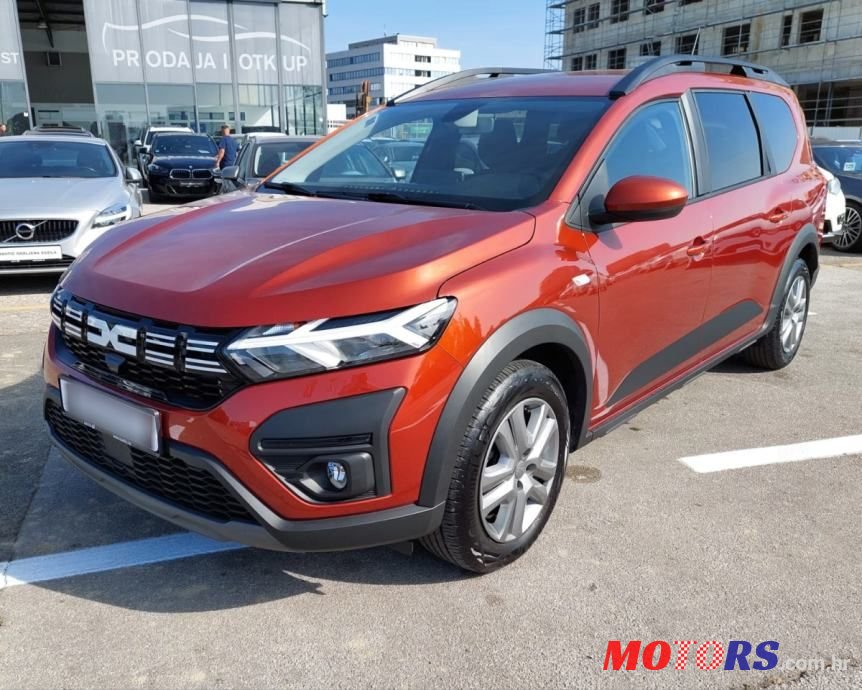 2023' Dacia Jogger photo #2