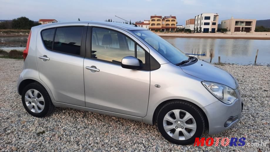 2009' Opel Agila 1,3 photo #2
