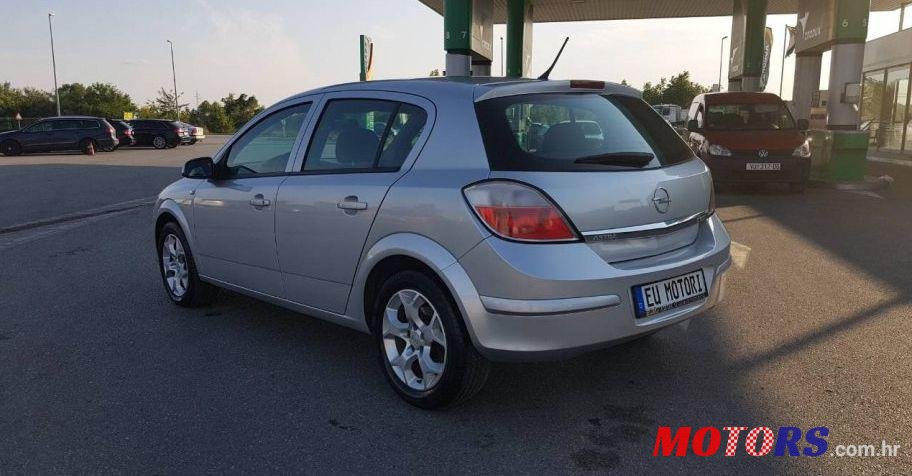 2005' Opel Astra 1,7 Cdti photo #3