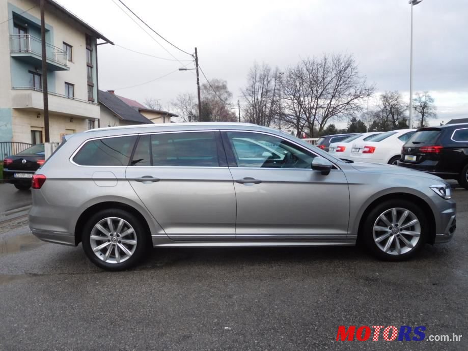 2016' Volkswagen Passat Variant photo #4