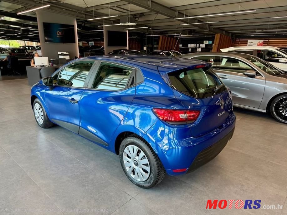 2020' Renault Clio Tce photo #3